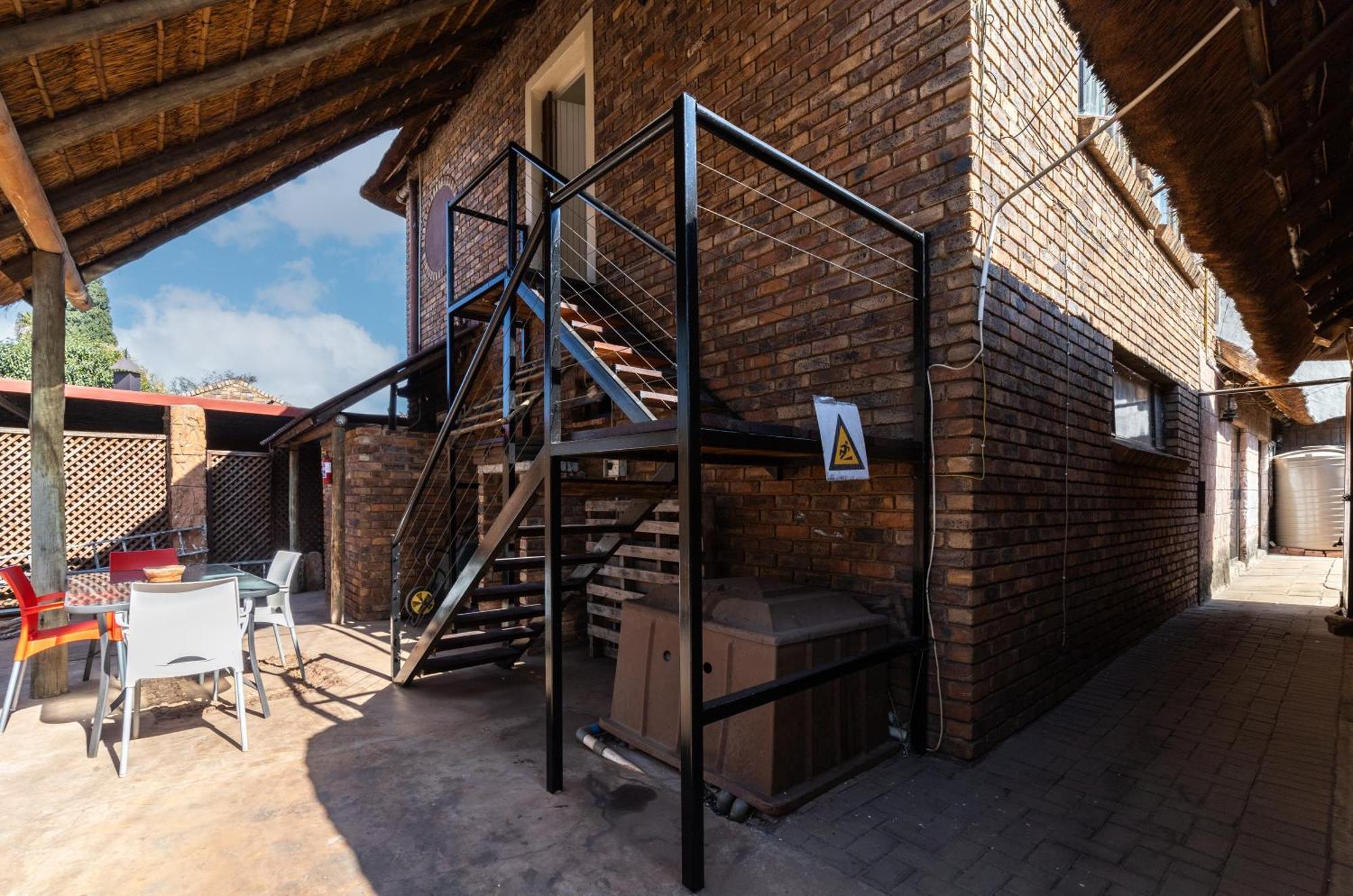 Thatch Haven Guesthouse Centurion Kültér fotó