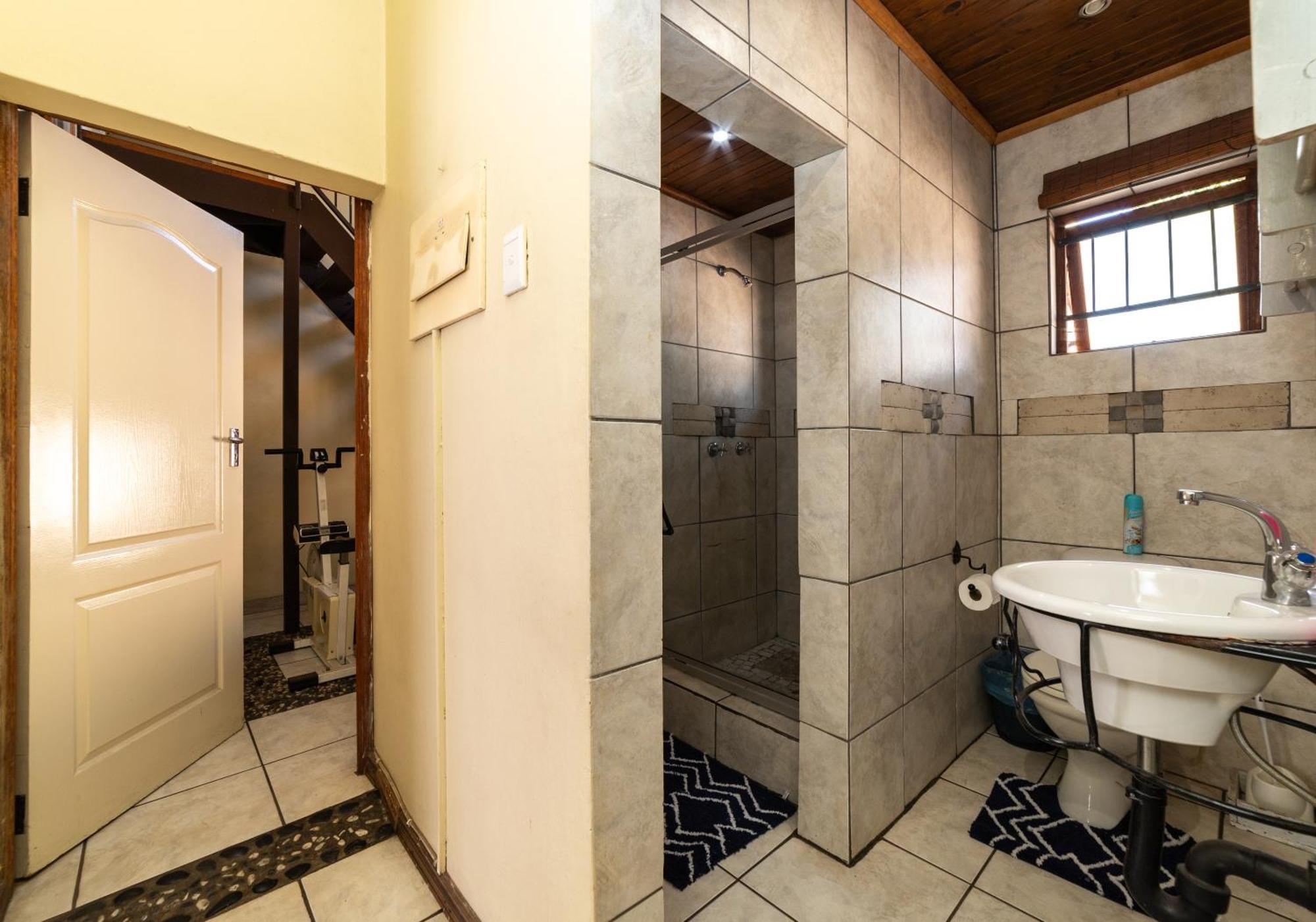Thatch Haven Guesthouse Centurion Kültér fotó