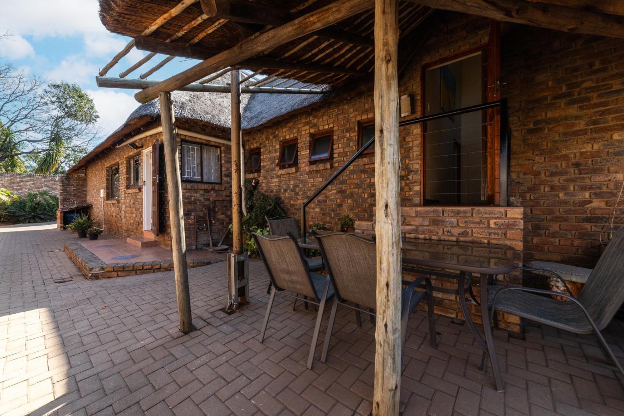 Thatch Haven Guesthouse Centurion Kültér fotó