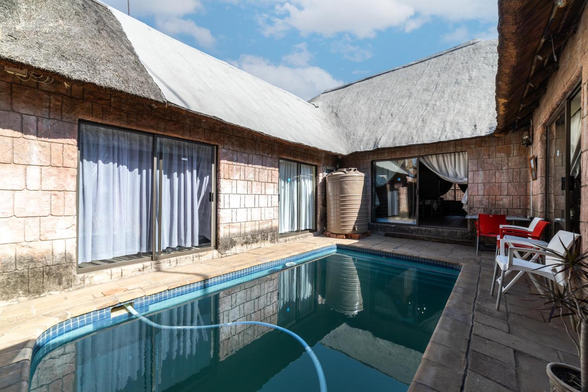 Thatch Haven Guesthouse Centurion Kültér fotó