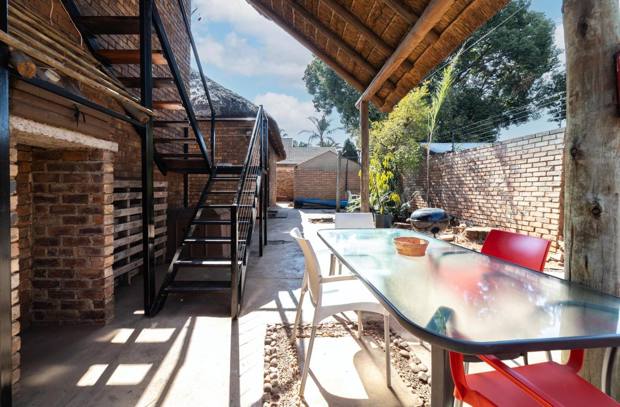 Thatch Haven Guesthouse Centurion Kültér fotó